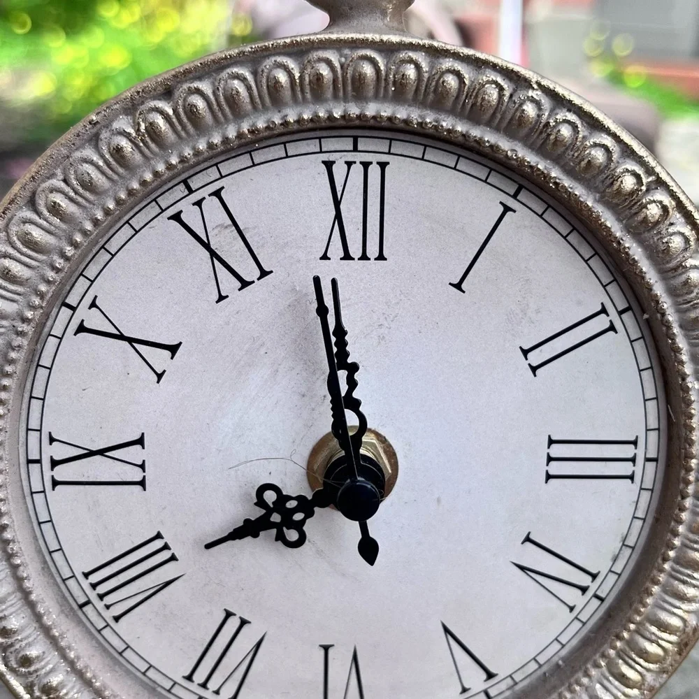 Vintage Birdie tabletop clock - Picture 5 of 11